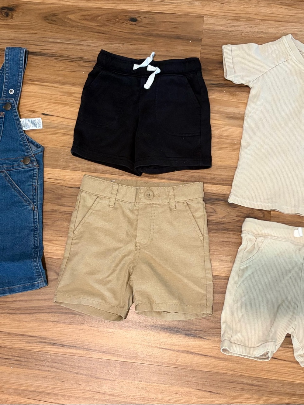 Boys 2T/3T bundle - Picture 3 of 5